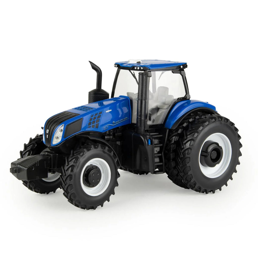 #ERTL13976 1/32 New Holland T8.380 MFWD with Row Crop Dual Rear Tires